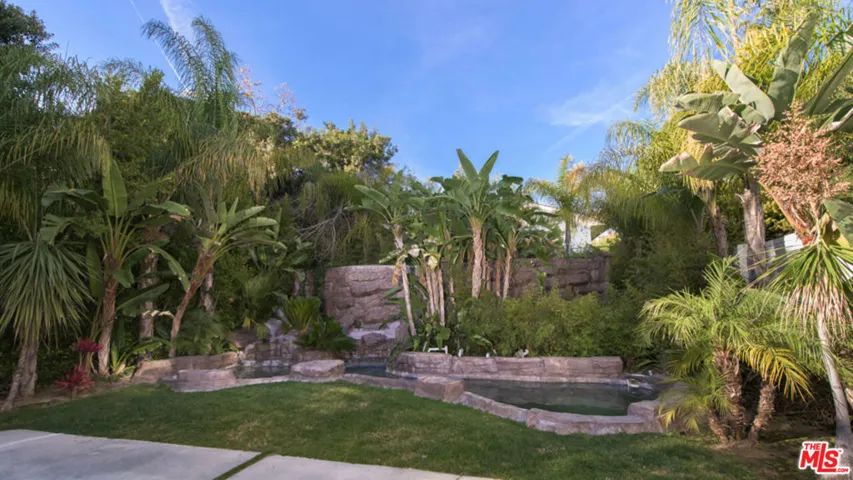 900 N Hillcrest Road, Beverly Hills, California 90210