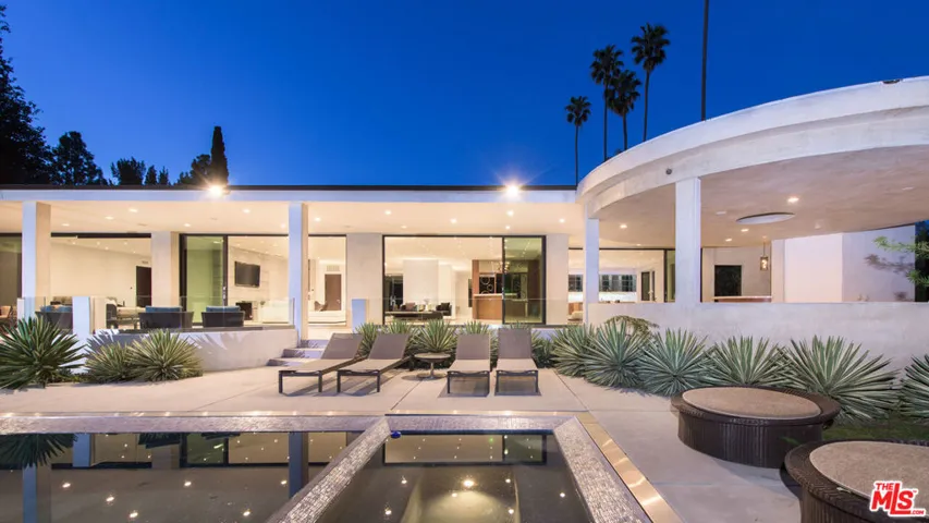 900 N Hillcrest Road, Beverly Hills, California 90210