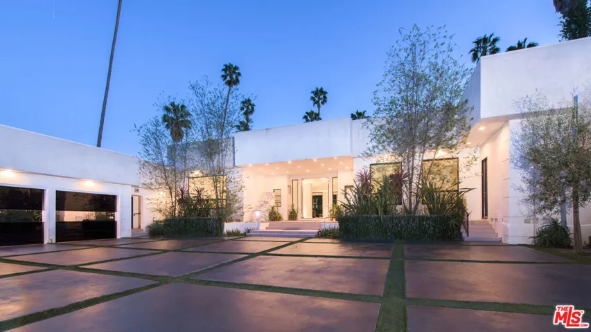 900 N Hillcrest Road, Beverly Hills, California 90210