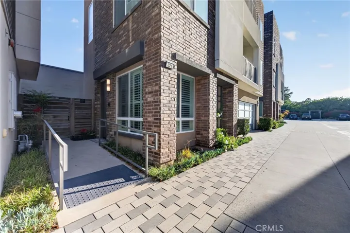 821 Brickyard, Costa Mesa, California 92627