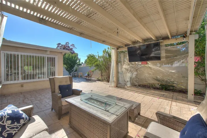 18223 Delano, Los Angeles, California 91335