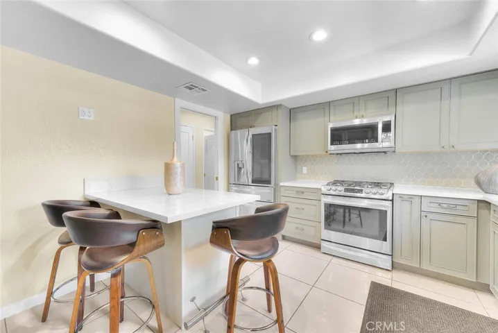 18223 Delano, Los Angeles, California 91335
