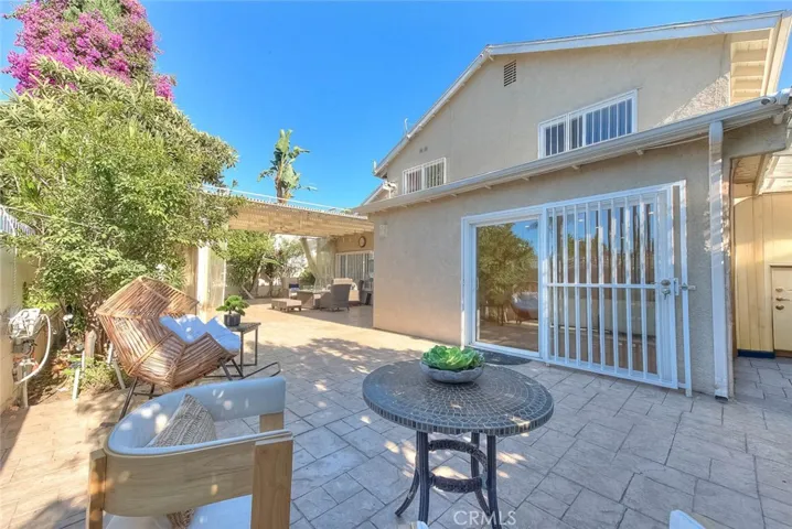 18223 Delano, Los Angeles, California 91335