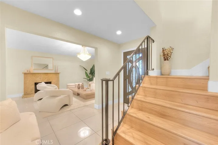 18223 Delano, Los Angeles, California 91335