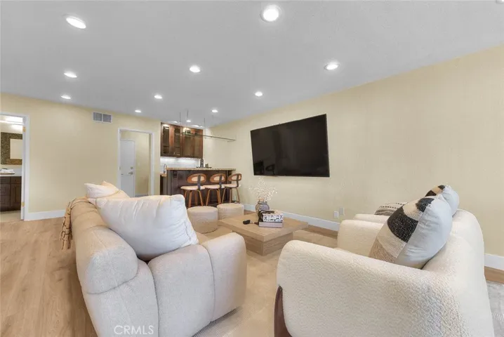 18223 Delano, Los Angeles, California 91335