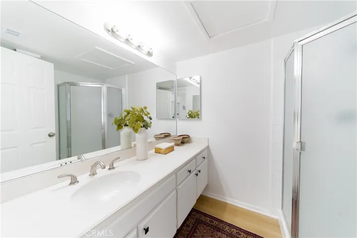 Bathroom, Second bedroom suite