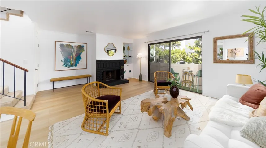 Living room (staged)