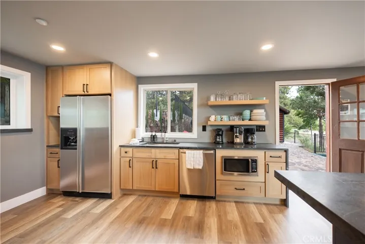 39955 North Shore Drive, Fawnskin, California 92333