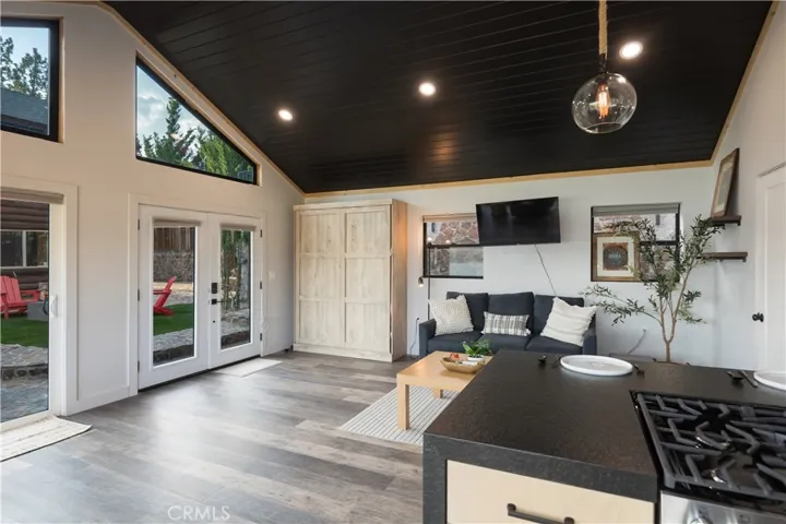 39955 North Shore Drive, Fawnskin, California 92333