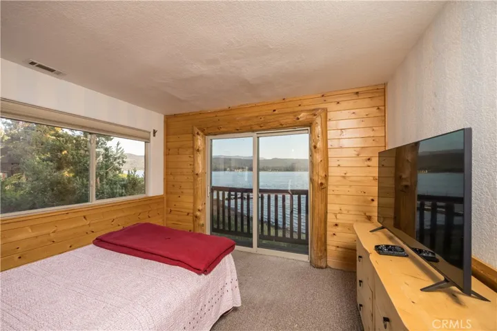 39955 North Shore Drive, Fawnskin, California 92333