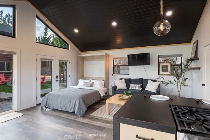 39955 North Shore Drive, Fawnskin, California 92333