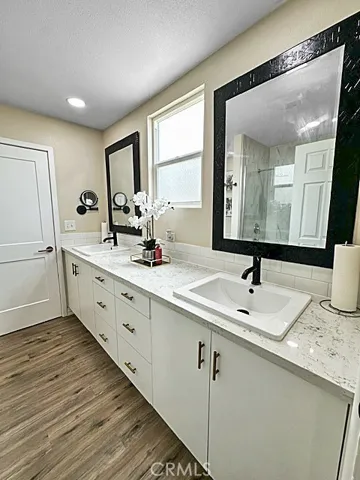 Master Bedroom Bathroom