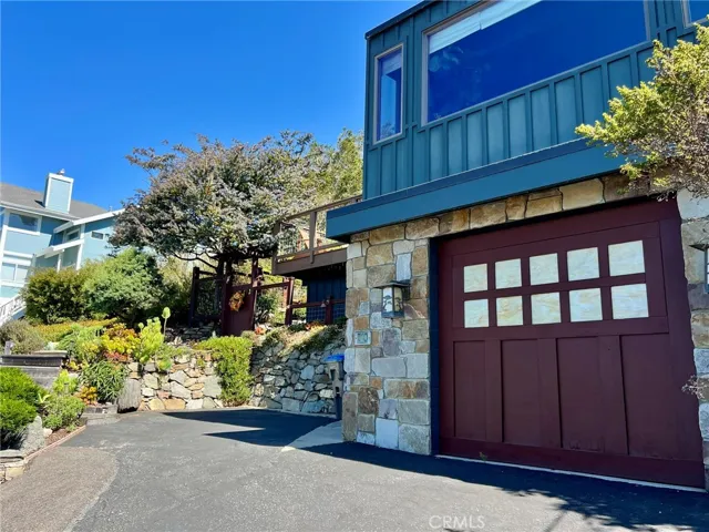 Driveway up to garden entrance, single car garage