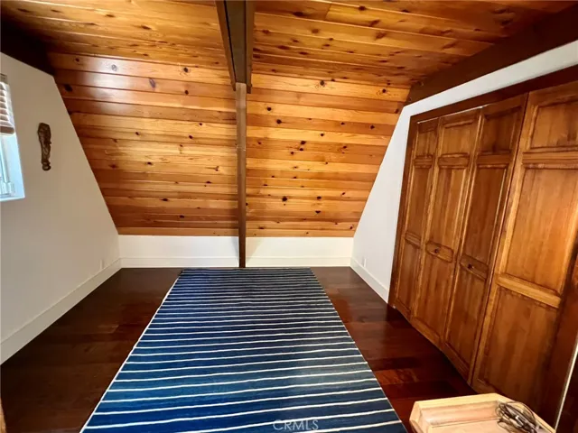 Flex room on main floor, to use as you wish