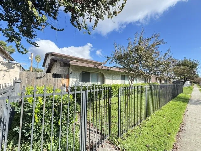 202 E Jackson, Rialto, California 92376