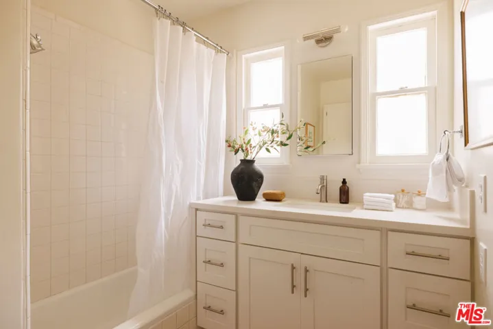 4330 Globe Avenue, Culver City, California 90230