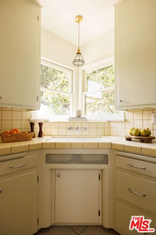 4330 Globe Avenue, Culver City, California 90230