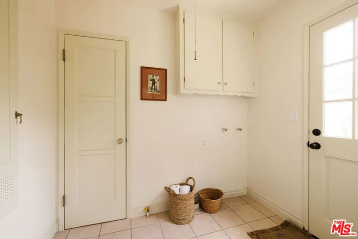 4330 Globe Avenue, Culver City, California 90230
