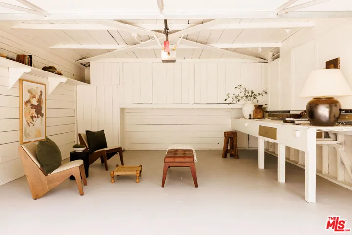4330 Globe Avenue, Culver City, California 90230
