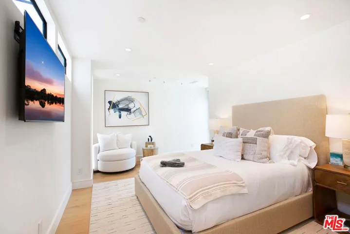 642 Via Lido Nord, Newport Beach, California 92663