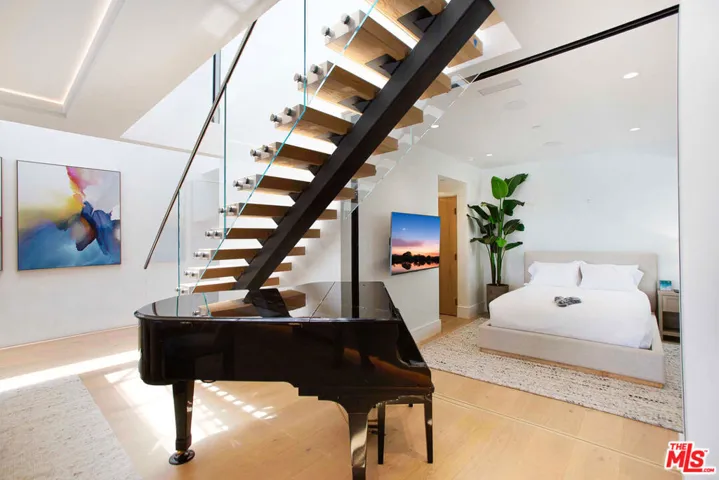 642 Via Lido Nord, Newport Beach, California 92663