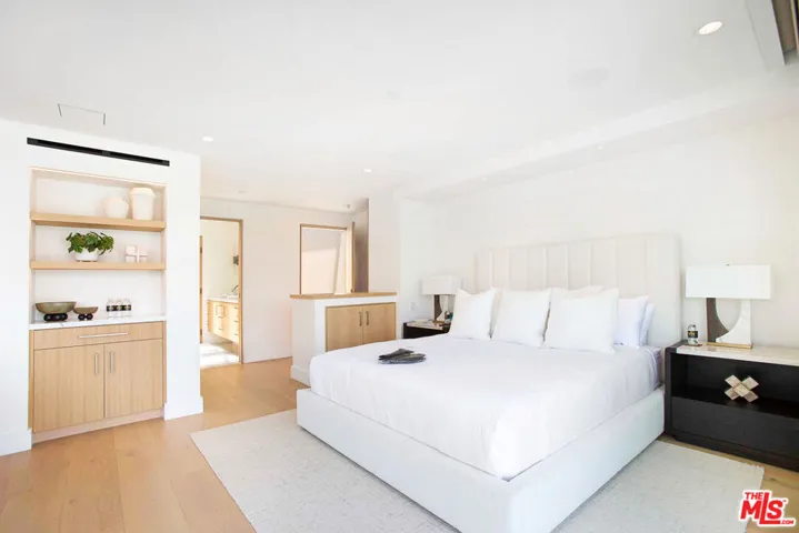 642 Via Lido Nord, Newport Beach, California 92663