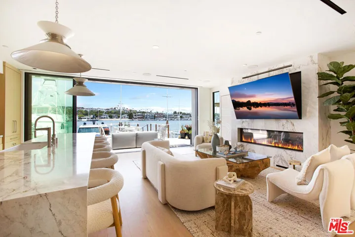 642 Via Lido Nord, Newport Beach, California 92663