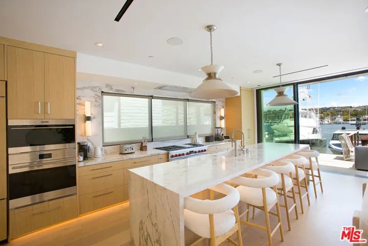 642 Via Lido Nord, Newport Beach, California 92663