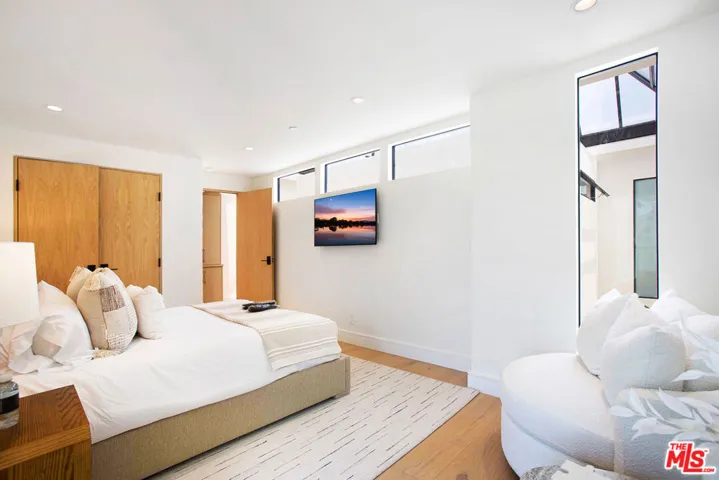 642 Via Lido Nord, Newport Beach, California 92663