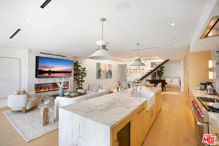 642 Via Lido Nord, Newport Beach, California 92663