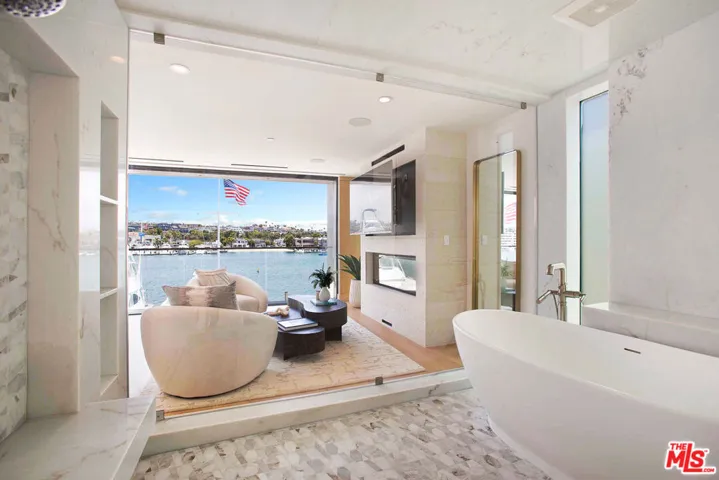 642 Via Lido Nord, Newport Beach, California 92663