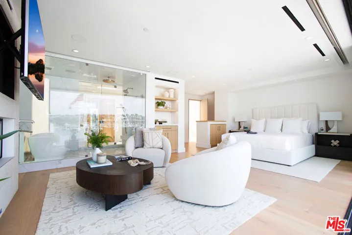 642 Via Lido Nord, Newport Beach, California 92663