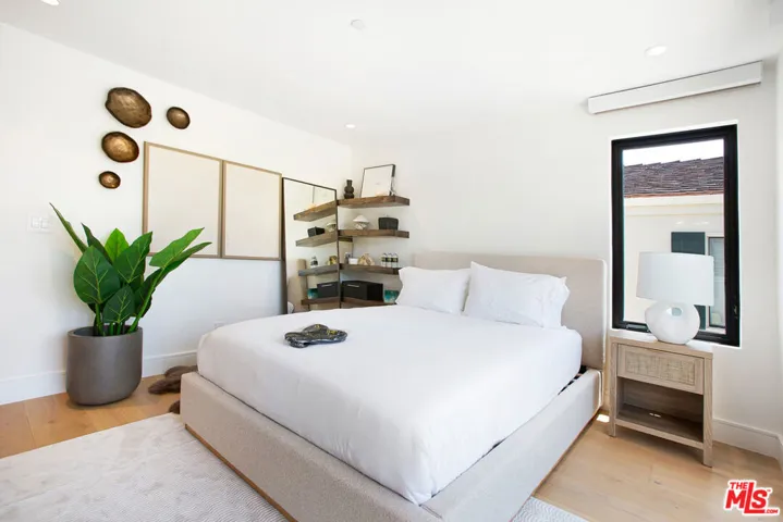 642 Via Lido Nord, Newport Beach, California 92663