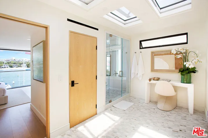 642 Via Lido Nord, Newport Beach, California 92663