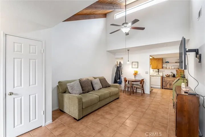 19233 Elm, Apple Valley, California 92308 — photo 5