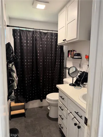BATHROOM REAR UNIT 4471 TUTTLE