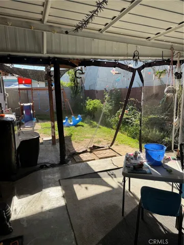 YARD AREA REARUNIT 4471 TUTTLE