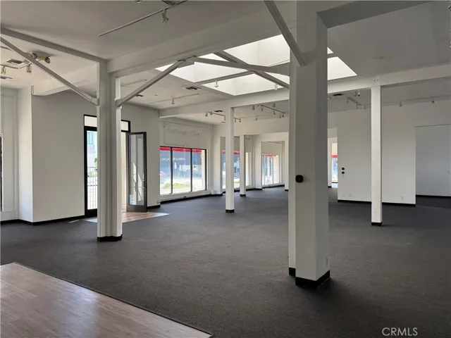 8069 Beverly Boulevard, Los Angeles, California 90048