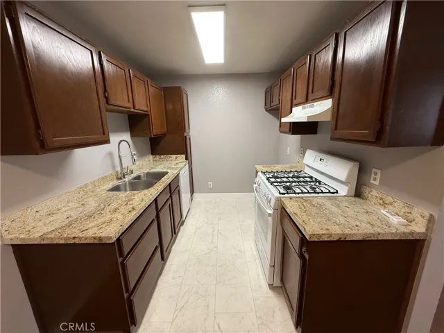 211 Magnolia 115, Glendale, California 91204