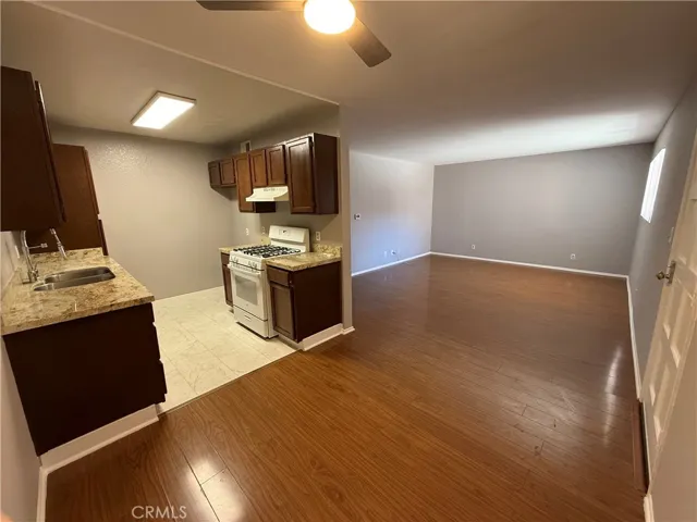 211 Magnolia 115, Glendale, California 91204
