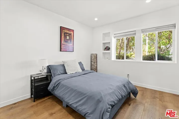 6212 Tunney Avenue, Tarzana, California 91335