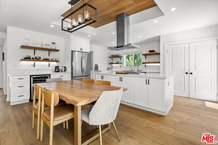 6212 Tunney Avenue, Tarzana, California 91335