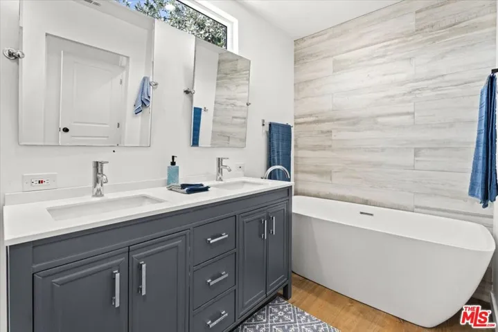 6212 Tunney Avenue, Tarzana, California 91335