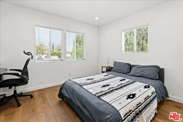 6212 Tunney Avenue, Tarzana, California 91335