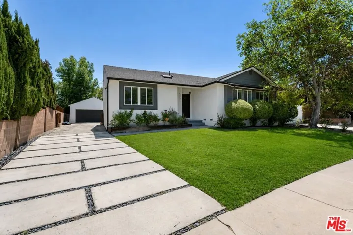 6212 Tunney Avenue, Tarzana, California 91335