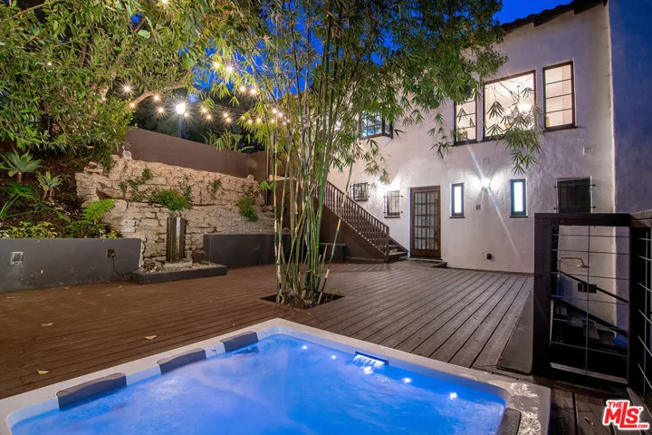 3475 N Knoll Drive, Los Angeles, California 90068