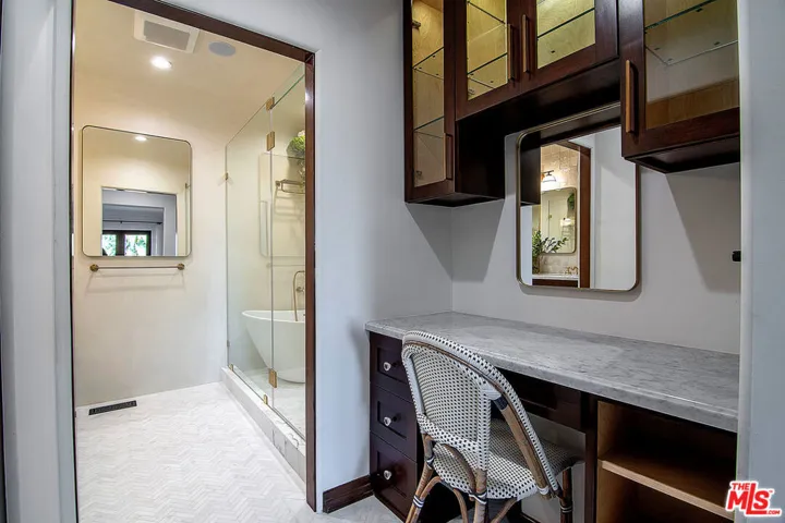 3475 N Knoll Drive, Los Angeles, California 90068
