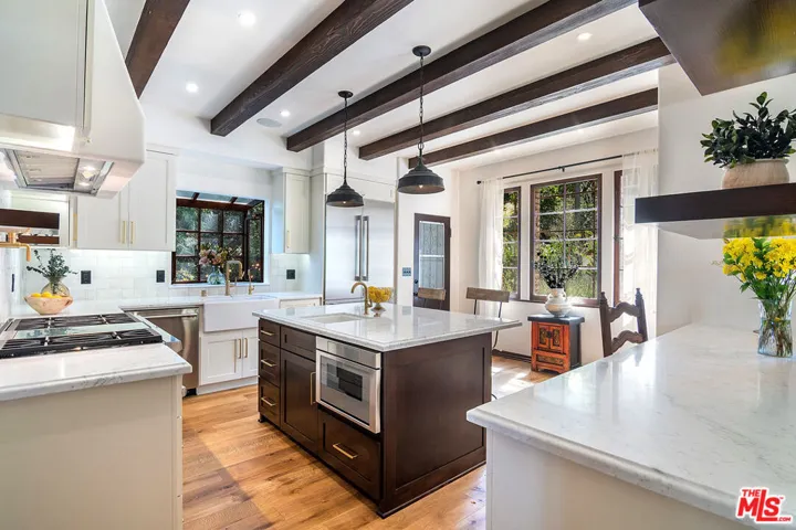 3475 N Knoll Drive, Los Angeles, California 90068