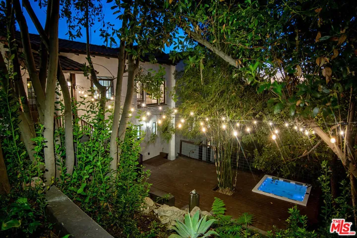 3475 N Knoll Drive, Los Angeles, California 90068