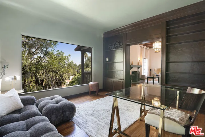3475 N Knoll Drive, Los Angeles, California 90068